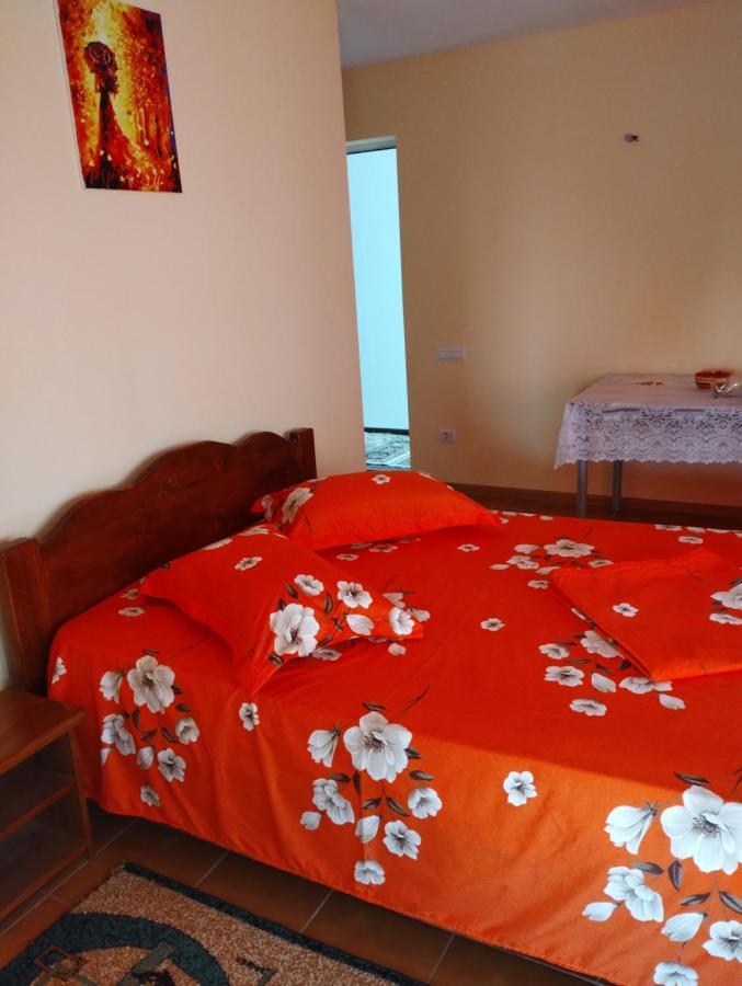 Hotel Casa Doina Douăzeci şi Trei August Esterno foto